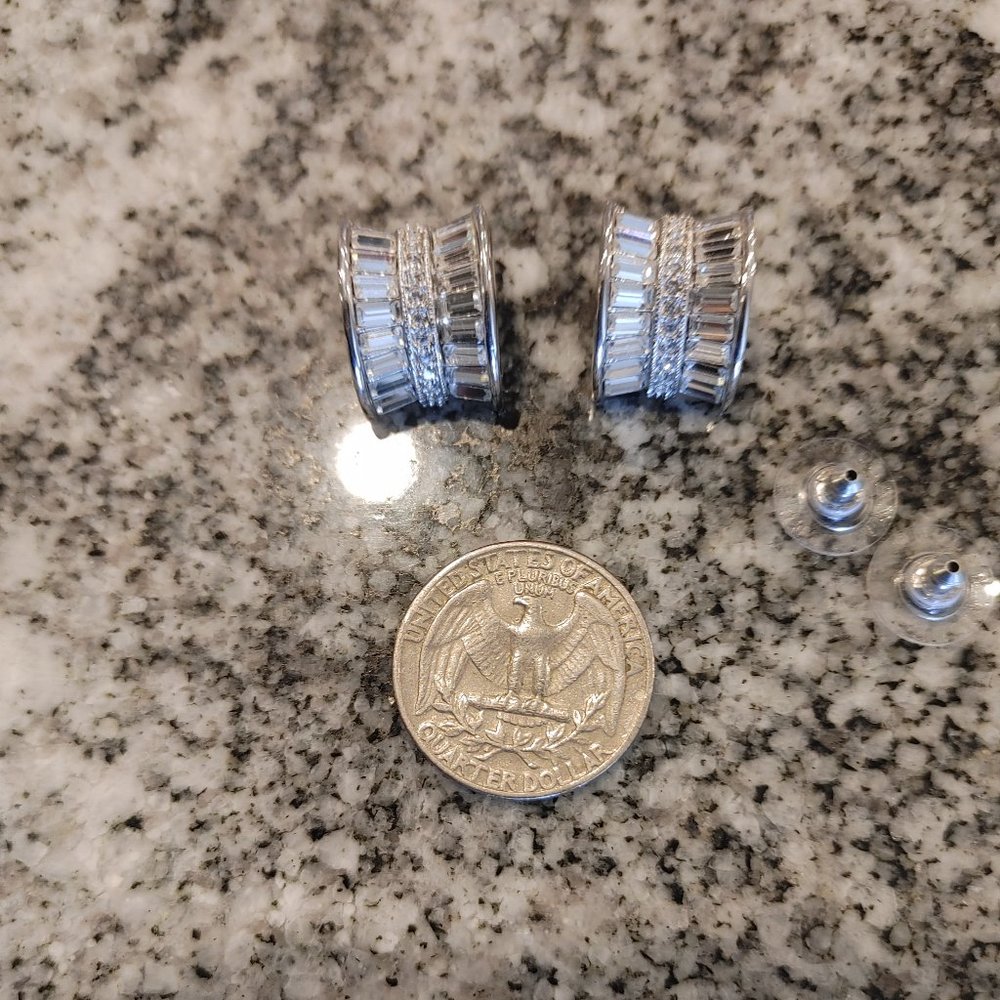 Nolan Miller stud earrings with backs, signed - Picture 16 of 16